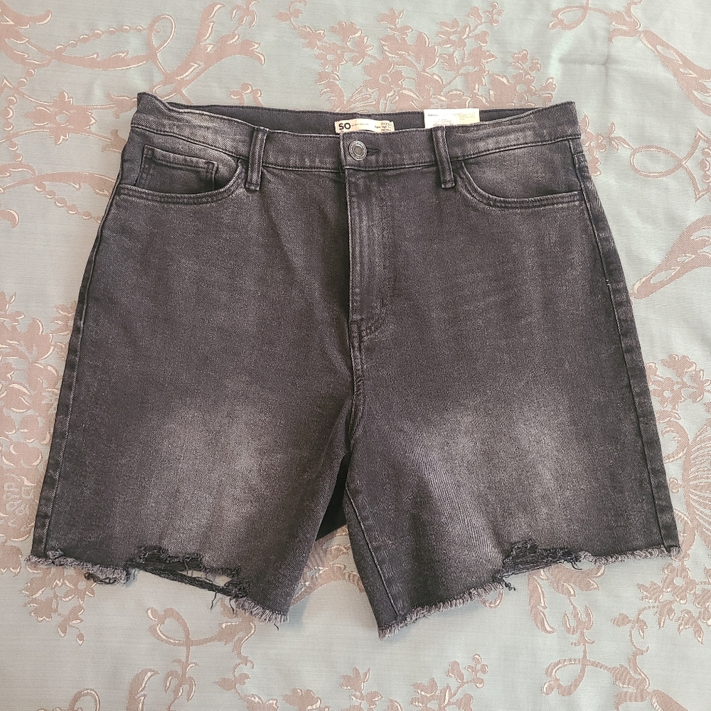 SO Super Black Denim High Rise Distressed Relaxed Dad Shorts Juniors Size 17
